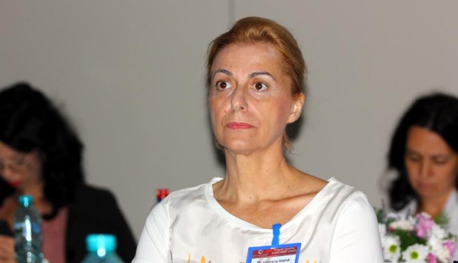 Dr. Ioana Luțescu: 