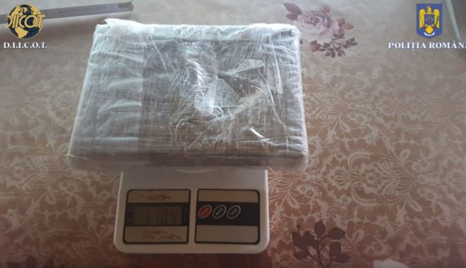 Traficanții care au creat primul laborator de extragere a cocainei din România, trimiși în judecată de DIICOT - drog-1669124721.jpg