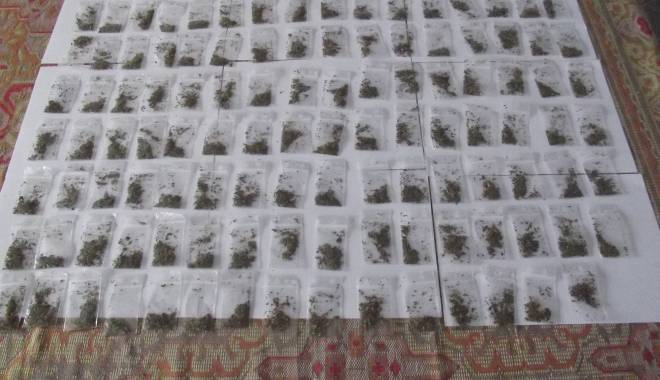 Peste o sută de plicuri cu droguri, găsite în zona Gării - droguri-1421847047.jpg
