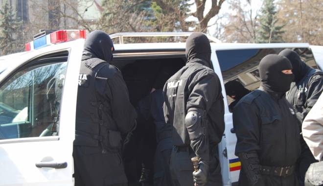 Traficanți de droguri, prinși de polițiștii constănțeni - droguri-1446998522.jpg