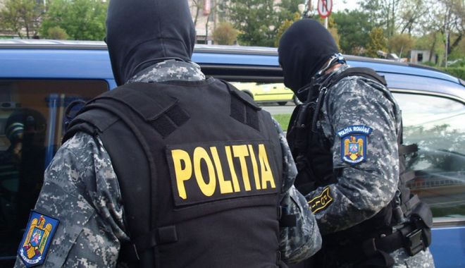 Constănțeni prinși că vindeau droguri - droguri-1582885139.jpg