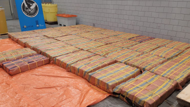 Cantitate uriașă de cocaină, confiscată în portul din Rotterdam - droguri-1631901373.jpg