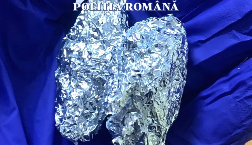 Trei bărbați surprinși cu substanțe ilegale în Năvodari - droguri-in-navodari-1712488587.jpg