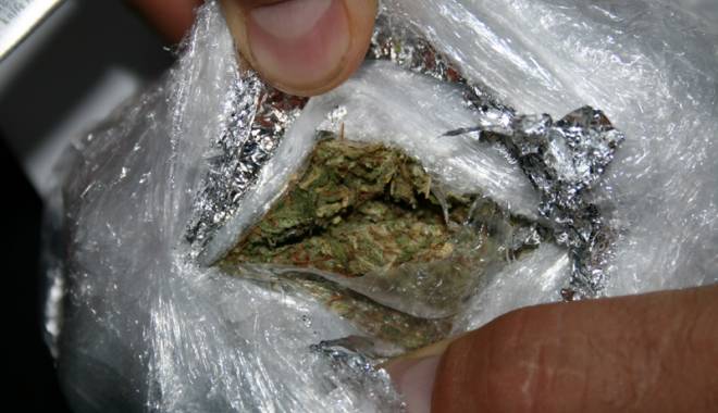 Flagrant! Cannabis adus din Cehia, cu 800 de euro - droguriadusedincehia-1434650146.jpg