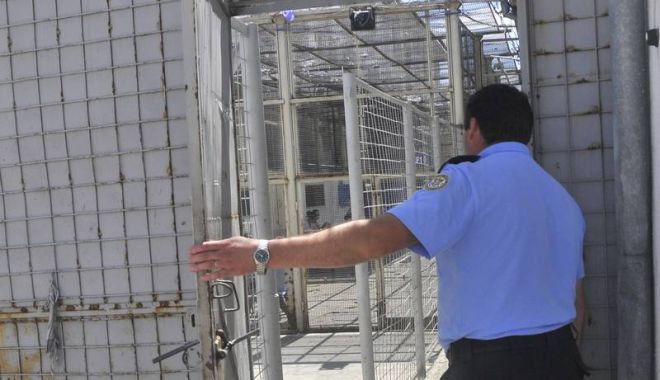Comisar în cadrul Penitenciarului Tulcea, trimis în judecată pentru luare de mită - droguripenitenciar-1558702864.jpg
