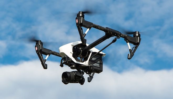 O femeie dată dispărută este căutată inclusiv cu drone care folosesc inteligența artificială