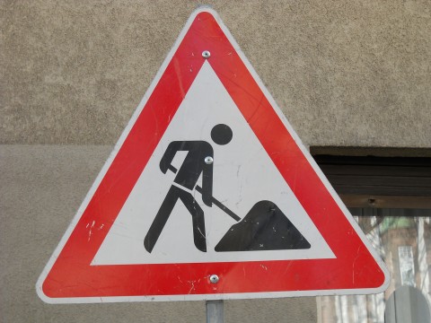 Trafic blocat pe strada Baba Novac - druminlucru3-1351002791.jpg