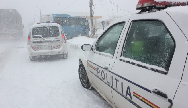 Trafic restricționat la Ostrov - drumuriinzapeziteninsoare24-1329038959.jpg