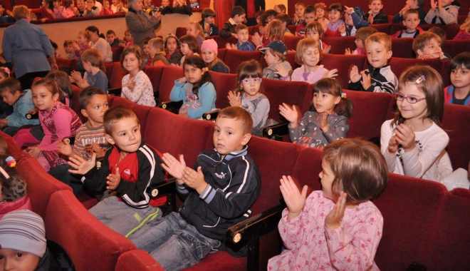 Spectacol în premieră la Teatrul pentru Copii - dsc0024-1494246133.jpg