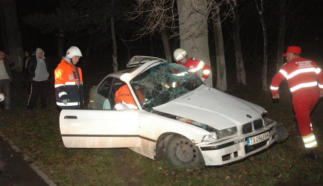 Galerie FOTO. Accident rutier grav! S-a izbit cu mașina de un copac, în stațiunea Mamaia - dsc0040-1386922195.jpg