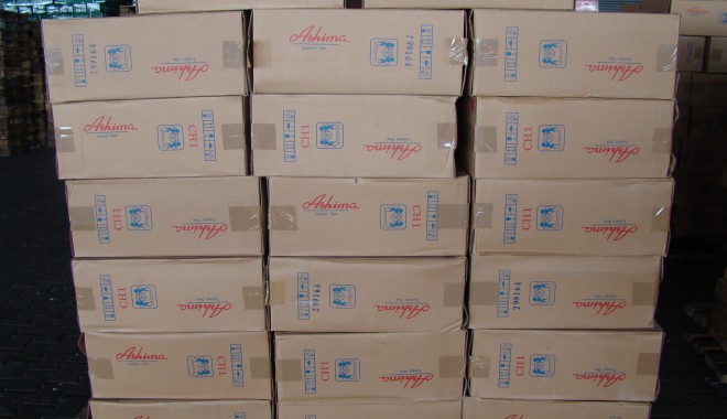 Aproape un milion de pachete de țigări contrafăcute, confiscate în port / Galerie foto - dsc00526-1402989050.jpg