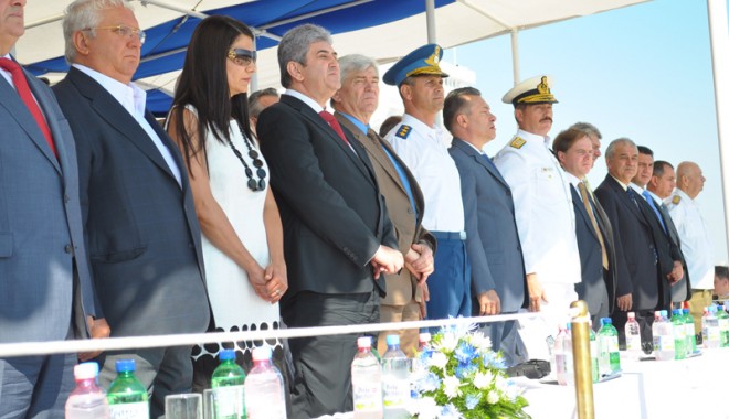Focuri de armă și exerciții demonstrative, de Ziua Marinei - dsc0053-1313426200.jpg