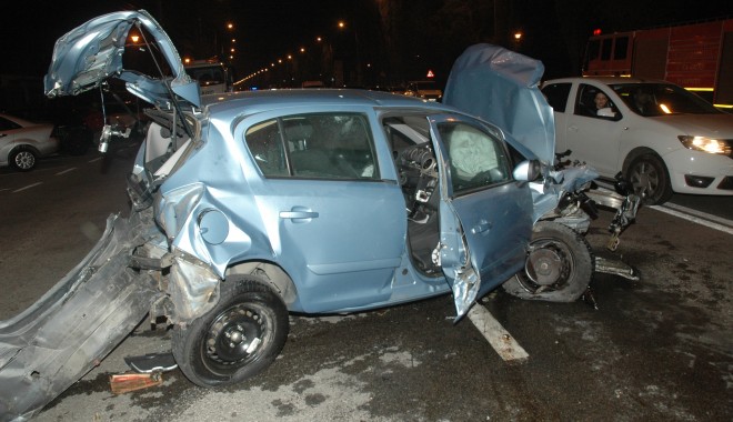 Galerie FOTO și VIDEO. Accident rutier spectaculos în stațiunea Mamaia. Patru mașini au fost avariate. Cinci persoane, la spital - dsc0061-1399203377.jpg