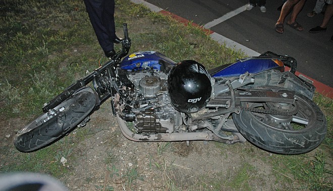 IMAGINI ȘOCANTE / Accident rutier GRAV la ieșire din Mamaia. Un motociclist a lovit un pieton. Ambii au MURIT - dsc0068-1377813962.jpg