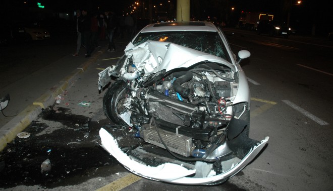 Galerie FOTO și VIDEO. Accident rutier spectaculos în stațiunea Mamaia. Patru mașini au fost avariate. Cinci persoane, la spital - dsc0076-1399203400.jpg