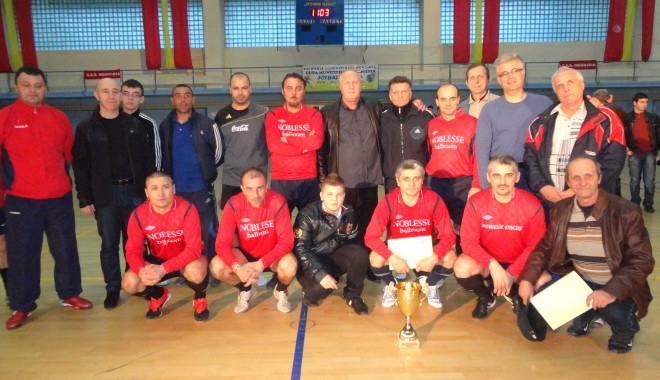 Campionatul Old Boys la fotbal a ajuns la final - dsc00846-1331559483.jpg