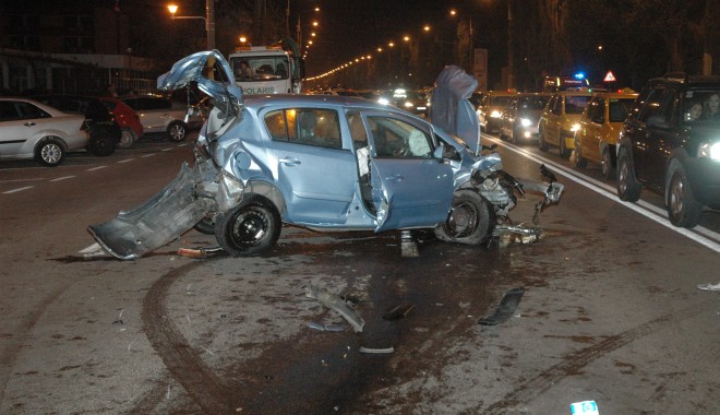 Galerie FOTO și VIDEO. Accident rutier spectaculos în stațiunea Mamaia. Patru mașini au fost avariate. Cinci persoane, la spital - dsc0089-1399203454.jpg