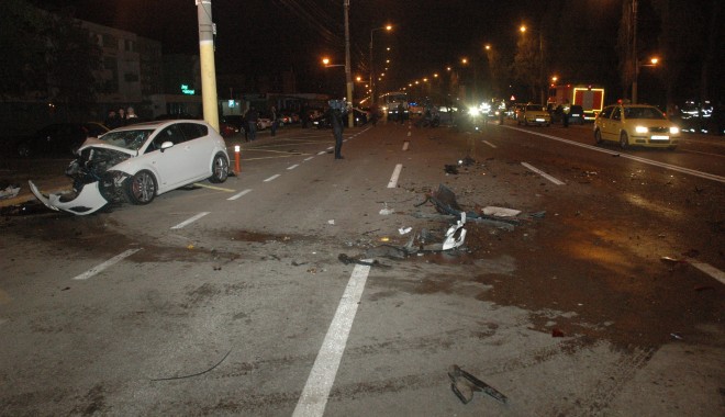 Galerie FOTO și VIDEO. Accident rutier spectaculos în stațiunea Mamaia. Patru mașini au fost avariate. Cinci persoane, la spital - dsc0094-1399203444.jpg