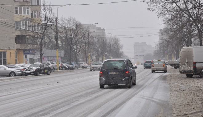 Cod portocaliu la Constanța. Două drumuri închise și 11 autoturisme blocate în trafic - dsc0186-1390732930.jpg