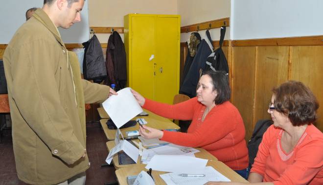 Câți dobrogeni au votat până acum - dsc0263-1416127027.jpg