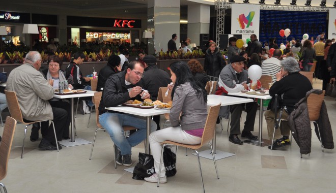 Cum s-au îmbulzit constănțenii la Maritimo Shopping Center. GALERIE FOTO - dsc0550-1319969417.jpg