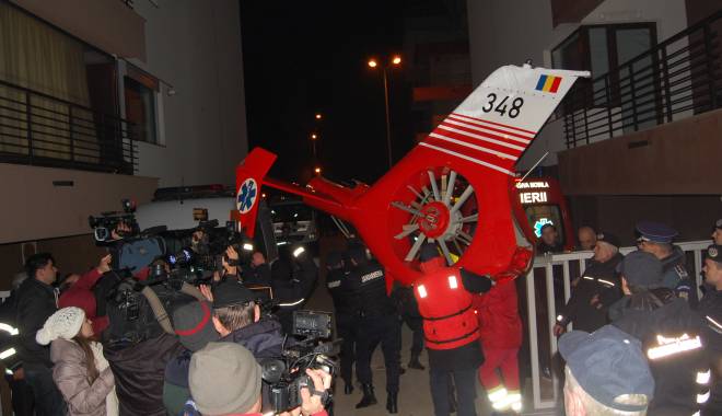 Coada elicopterului prăbușit, adusă la țărm / Galerie foto - dsc0809-1418680506.jpg