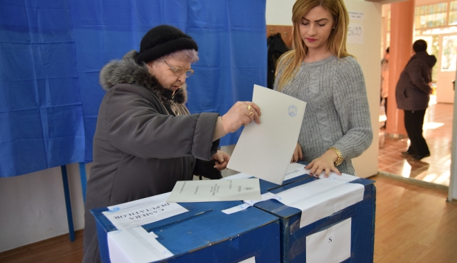 Votare suspendată la o secție din Constanța! Polițiștii fac cercetări - dsc0943-1481458494.jpg