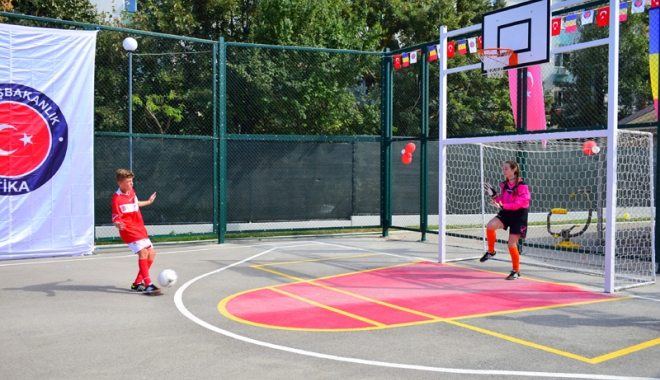 Loc de joacă și teren de sport, pentru copiii din centrele  de plasament - dsc1088-1473351921.jpg