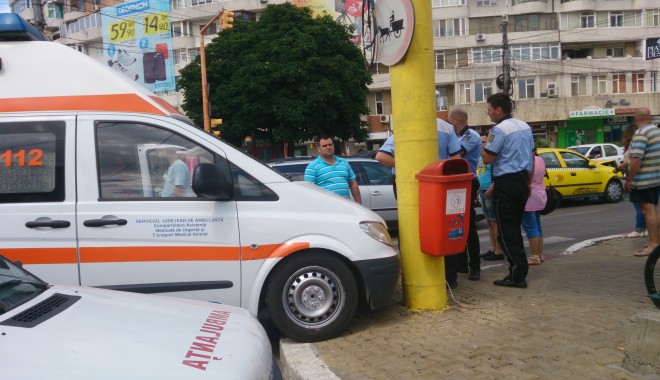 Galerie FOTO. Grav accident rutier pe I.C. Brătianu. Șoferul și asistenta de pe Ambulanța implicată, grav răniți - dsc1239-1402574615.jpg