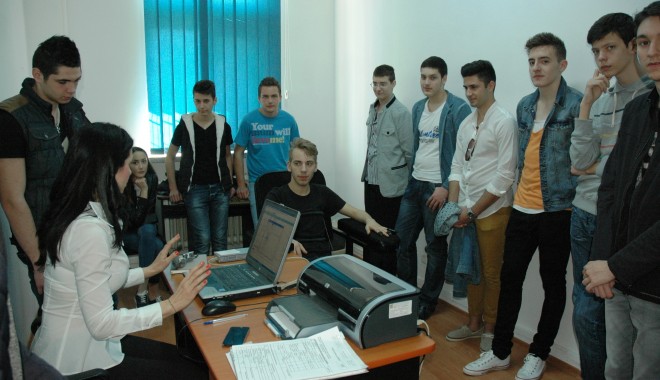 Elevii, în vizită la Poliția Constanța, în cadrul proiectului 