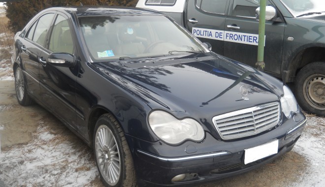 Daimler Chrysler furat din Italia, găsit la Negru Vodă - dscn1047-1330606143.jpg