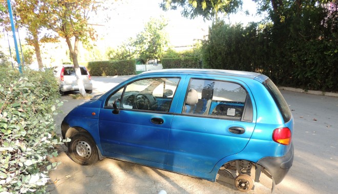 Trei tineri din Mangalia au furat roțile unei mașini, pentru drifturi! - dscn7914-1380277288.jpg