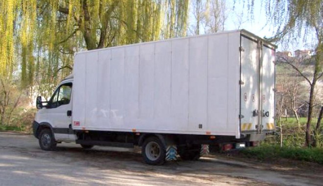 Sancționați pentru nedeclararea taxei de folosire a tramei stradale - duba-1324977279.jpg