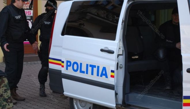 Tânăr reținut de polițiști, după ce a fost prins cu tutun - dubapolitie-1544894564.jpg