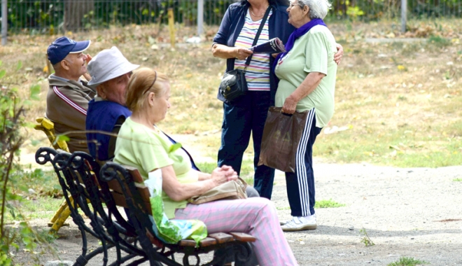 Duminică, Ziua Internațională a Persoanelor Vârstnice. Cât este pensia medie la Constanța - duminicaesteziuavartsnici-1506703301.jpg