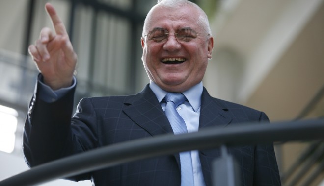 Dumitru Dragomir, la DNA. Acuzat că a luat ȘPAGĂ 1,7 milioane de euro! - dumitru-1369929383.jpg