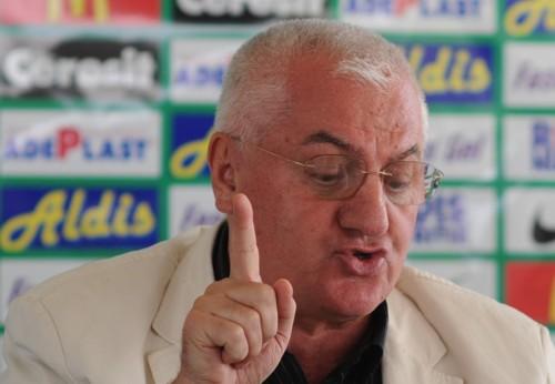 IPOTEZĂ-ȘOC pentru ca RAPID să rămână în Liga I - dumitrudragomirspunecasapteechip-1368452836.jpg