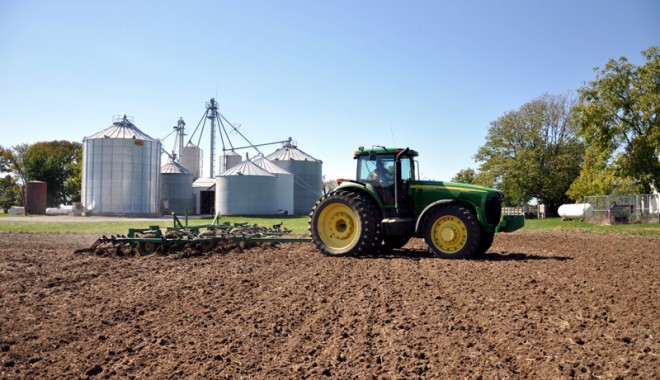 Dumnezeu ține cu agricultorii; guvernul, cu activiștii de partid - dumnezeutinecuagreicultura-1387303017.jpg