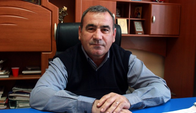 Primarul comunei Adamclisi, Anton Burcea: 