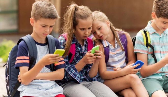 Durerile de cap ale copiilor sunt provocate și de folosirea telefoanelor mobile - durerile-de-cap-la-copii-1684667683.jpg