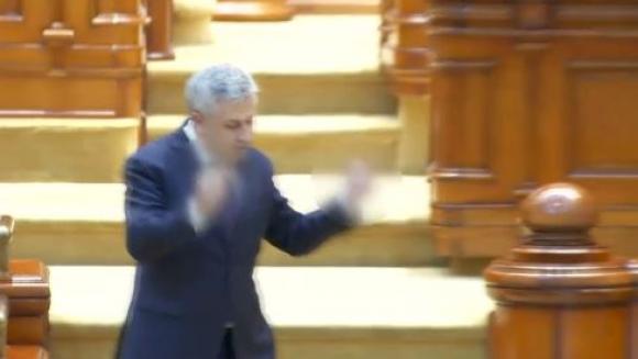 Reacția Poliției după incidentul de la locuința lui Florin Iordache. Ce au pățit protestatarii<br> - dz01odamagfzad04mzlkndvmzjyzowi5-1542468529.jpg