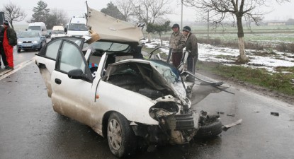 Patru răniți într-un accident rutier, între Constanța și Valu lui Traian - e2816e629deebd383a234079fac8f588.jpg