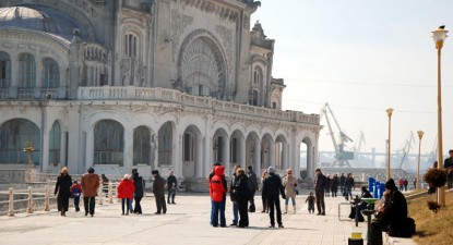 Plimbarea pe faleză, simbol al primăverii - e2a5b66d6d5a33be613c69af81b3e648.jpg