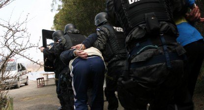 Proxeneții ridicați de mascații de la DIAS au ajuns după gratii - e36812e4c30a311d5c12b818581b6a7c.jpg