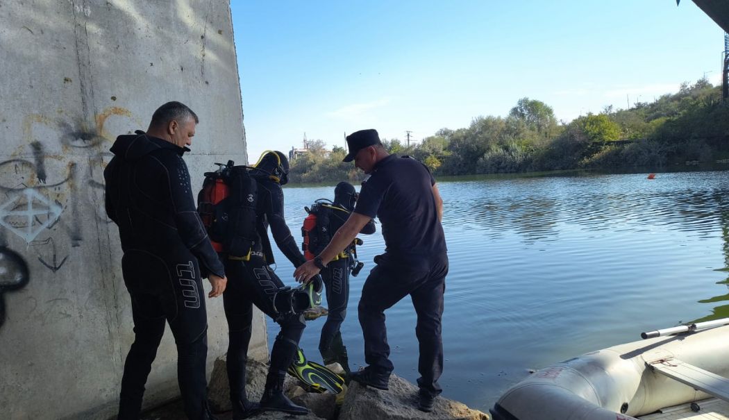 UPDATE: Intervenţie a scafandrilor ISU Dobrogea pe Canalul Poarta Albă Midia Năvodari. E căutată o persoană posibil înecată