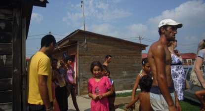 Vecini de palier cu maidanezii, romii de la Biobaza Mangaliei îi cer socoteală primarului Claudiu Tusac - e8fc932634a585f7e097be1beaec69a9.jpg