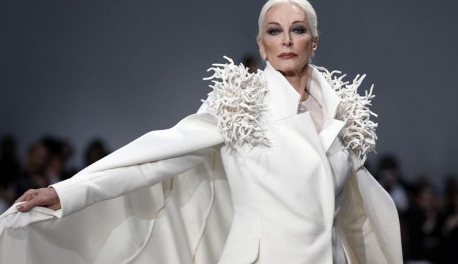 Ea este Carmen Dell'Orefice, cel mai în vârstă model din lume. La 92 de ani a apărut pe coperta Vogue