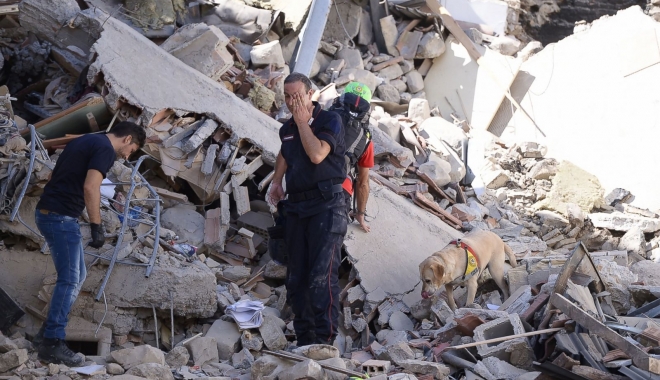 CUTREMUR ITALIA / MAE: Cinci români, morți. Alți 11 sunt dispăruți - earthquake-1472122175.jpg
