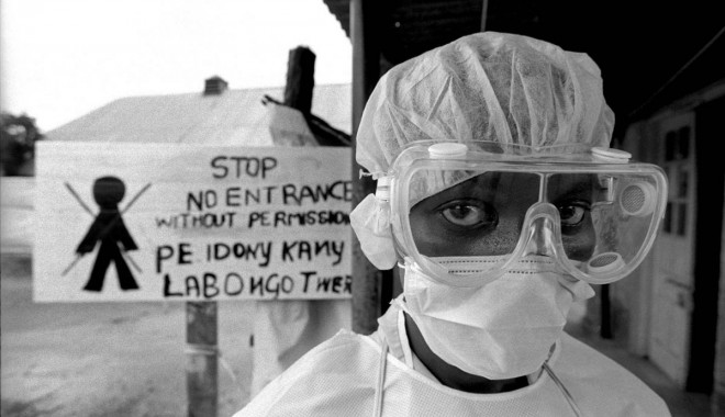 Epidemie de EBOLA / Cum se transmite 