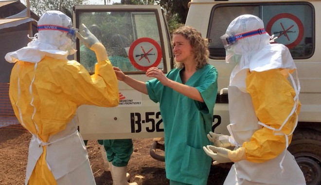 Medicul bolnav de Ebola, vindecat cu un medicament experimental - ebola1-1408688904.jpg